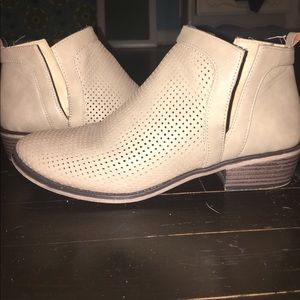 Tan faux leather boots